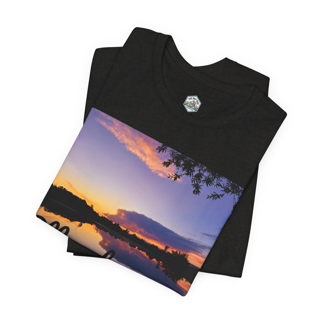 T-shirt paysage avec reflet du coucher de soleil sur le lac d’Ellensburg