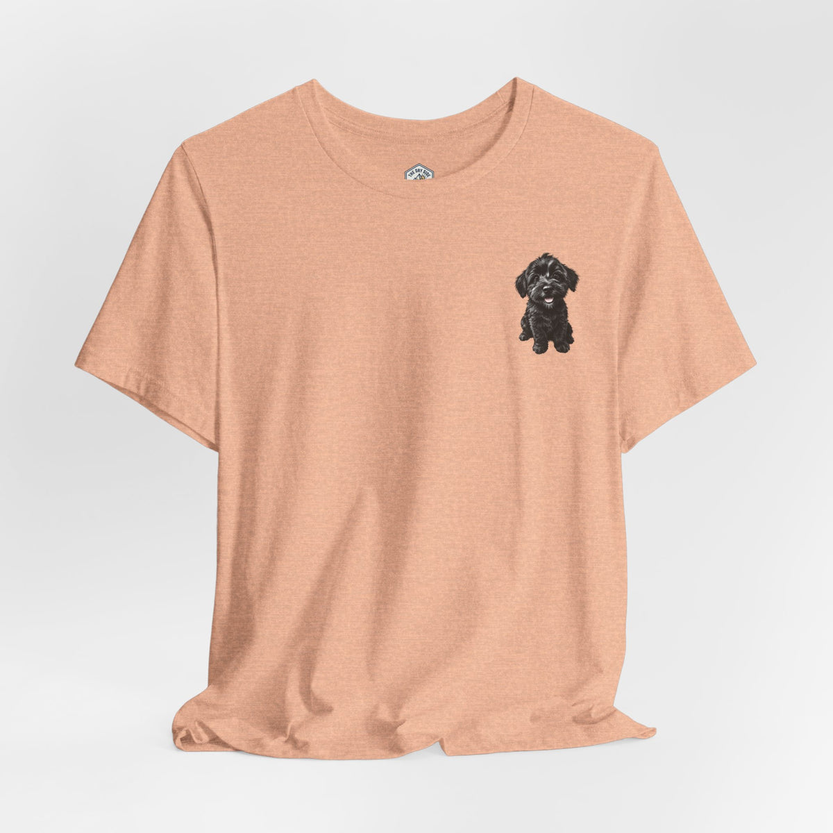 T-shirt avec un adorable chiot Schnoodle tout doux