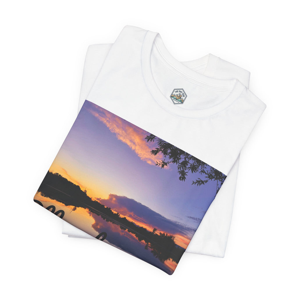 T-shirt paysage avec reflet du coucher de soleil sur le lac d’Ellensburg