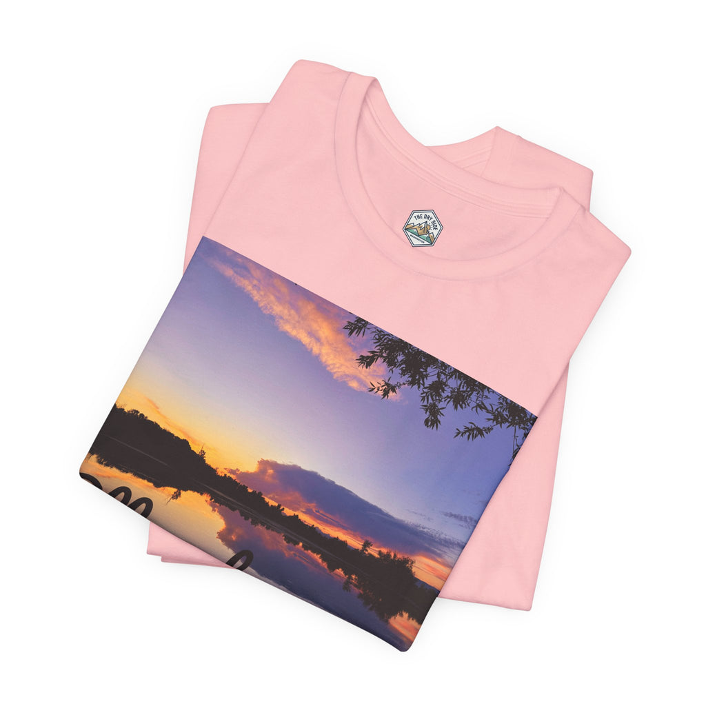 T-shirt paysage avec reflet du coucher de soleil sur le lac d’Ellensburg
