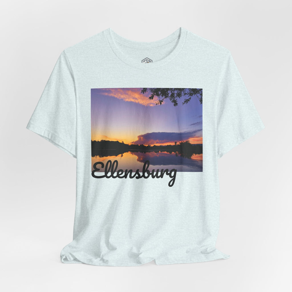 T-shirt paysage avec reflet du coucher de soleil sur le lac d’Ellensburg
