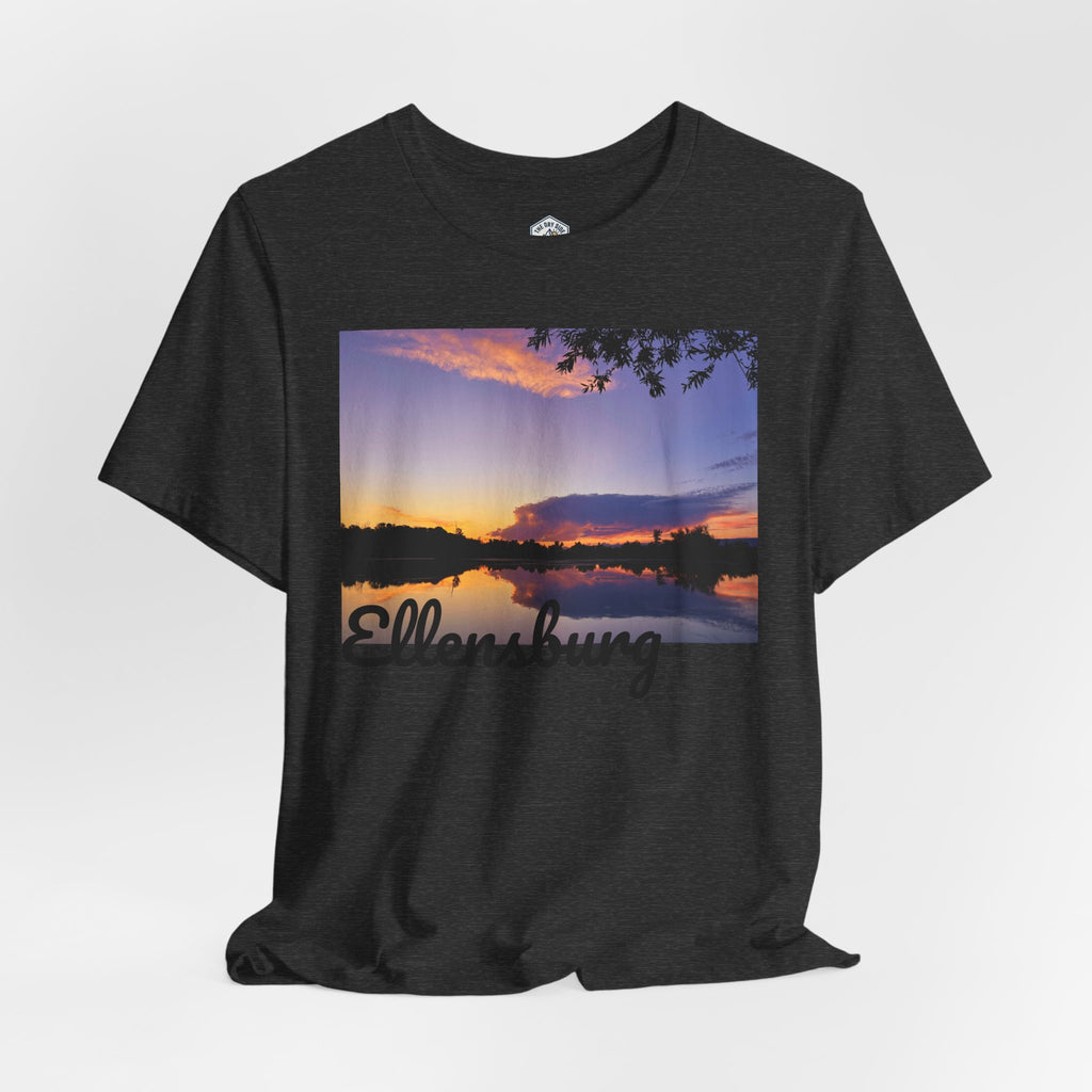 T-shirt paysage avec reflet du coucher de soleil sur le lac d’Ellensburg